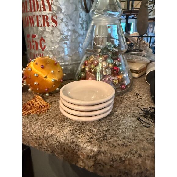 4 restaurantware butter pats - Picture 3 of 3